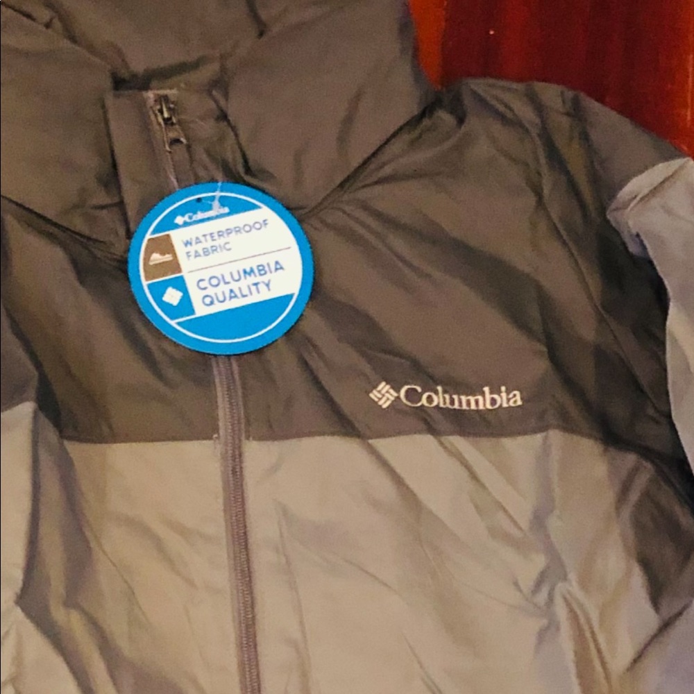 Columbia rain jacket, large with hood new w/tags